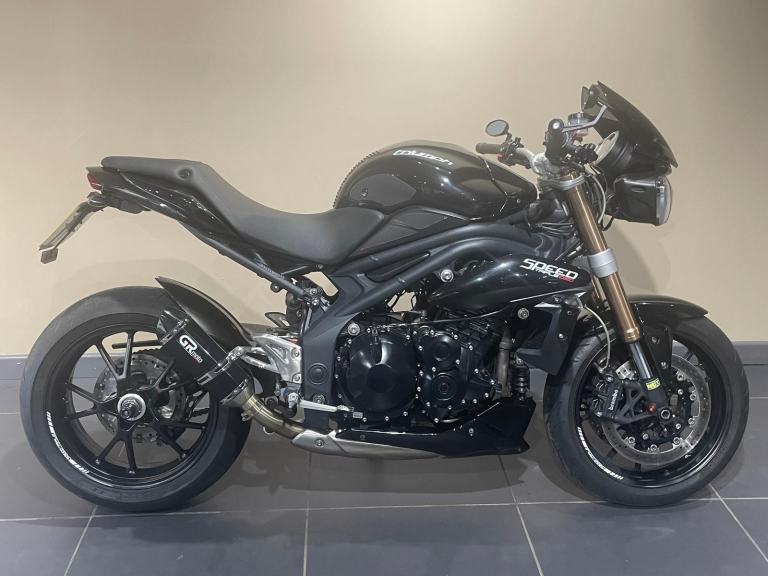 Triumph Speed Triple 1050 in black 2012 model SpeedTriple