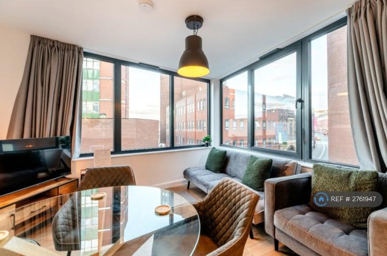 2 bedroom flat in Queen Street, Sheffield, S1 (2 bed) (#2761947)