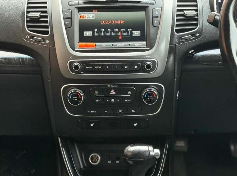 2013 Kia Sorento 2.2 CRDi KX-2 5dr Auto [Sat Nav] ESTATE DIESEL Automatic