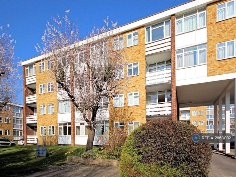 2 bedroom flat in Radstone Court, Woking, GU22 (2 bed) (#2860032)