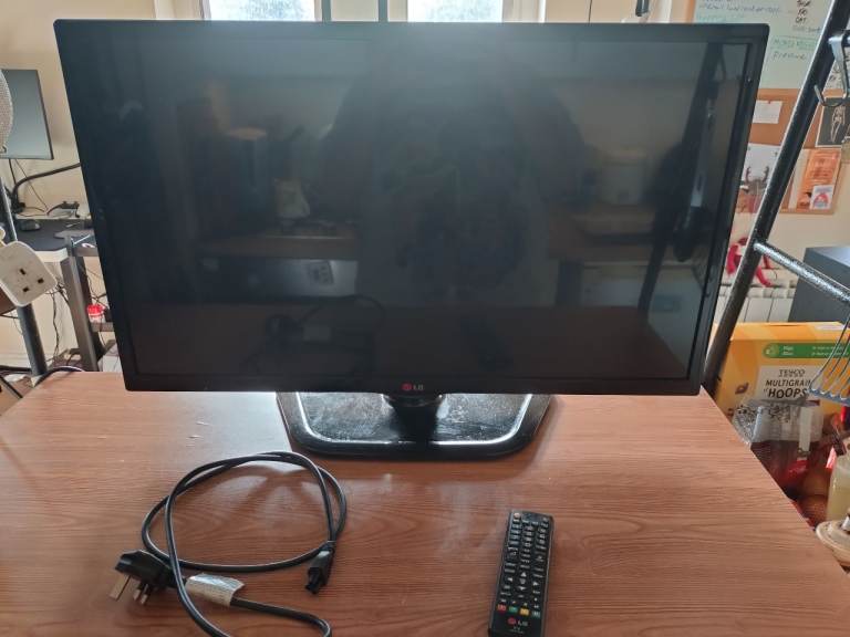 LG Television 32" 