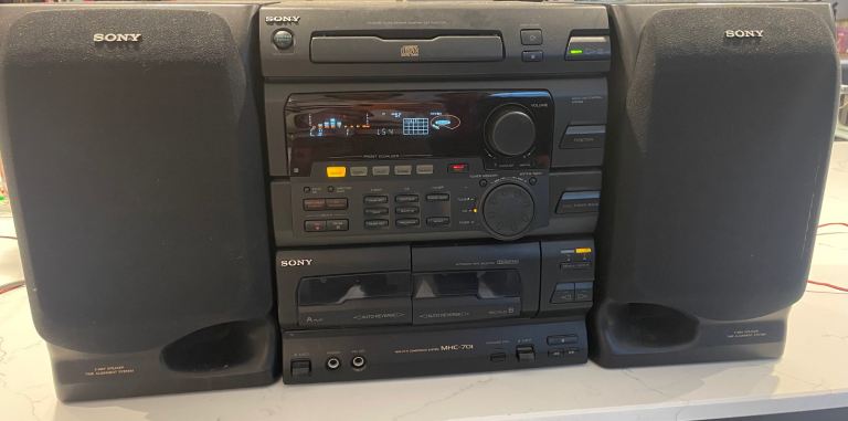 Sony MHC-701 Stereo System with Speakers – Good Condition