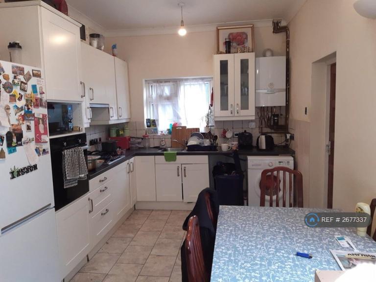1 bedroom in Edward Road, London, E17 (#2677337)