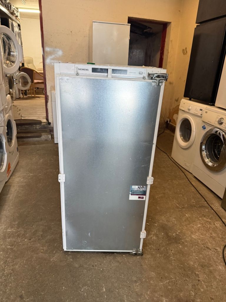 Siemens Freestanding Fridge - Good Condition