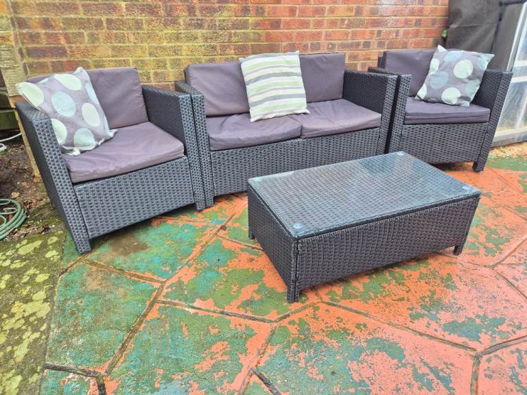 Black rattan garden furniture set, great condition, delivery available 