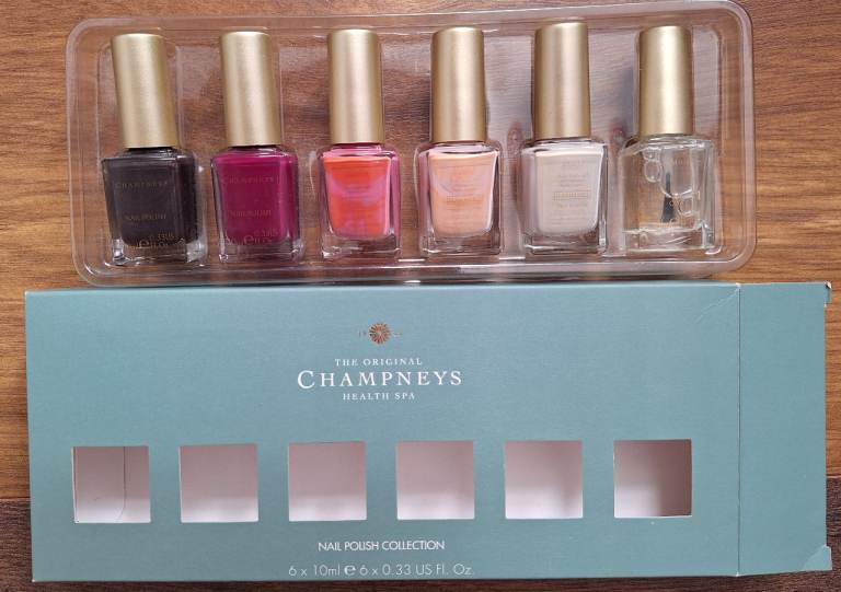 CHAMPNEYS NAIL POLISH COLLECTION. 