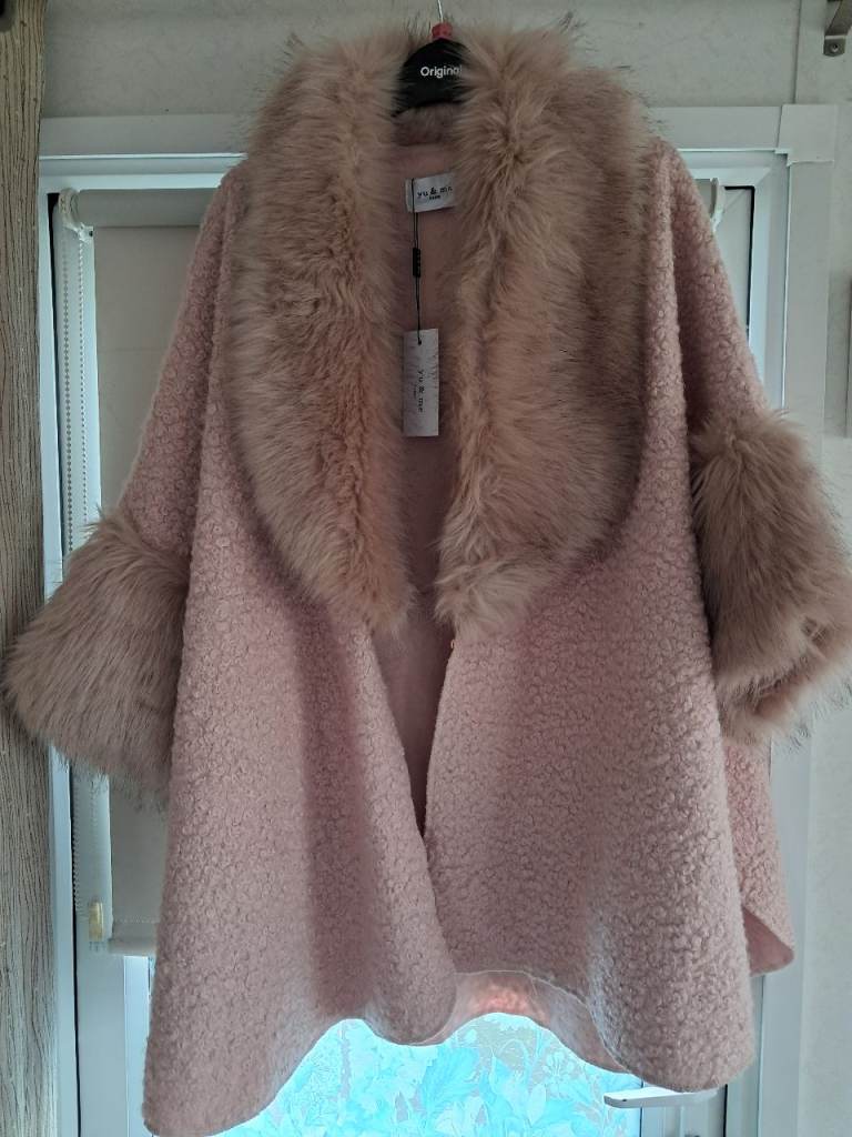 Gorgeous Blush Pink Coat With Pink Fur Collar & Cuffs Brand New One Size