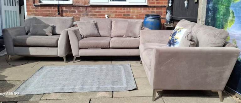 DFS Libby Sofas..2+2+1..Delivery 🚚Available for Xtra 
