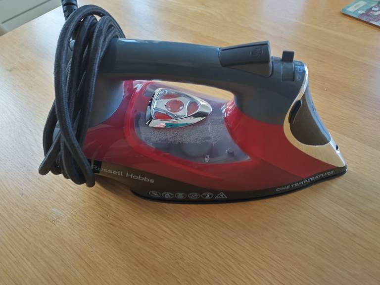 Russell Hobbs 25090-56 iron Dry & Steam iron Ceramic soleplate 2600 W Black, Grey, Red