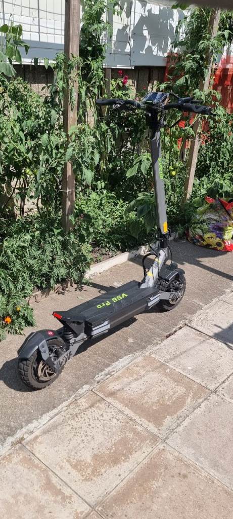 Vipcoo vs6 pro Electric Scooter – brand new