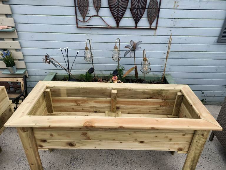 Large raised vegetable planter 