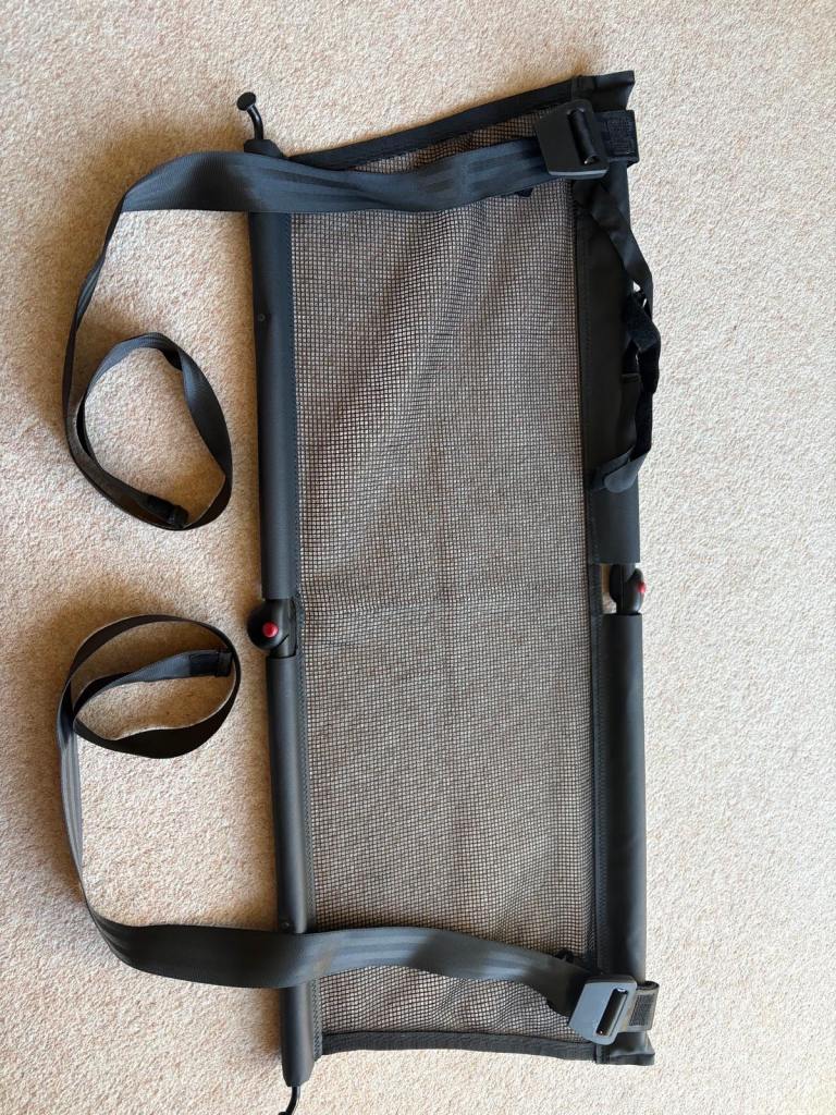 Mercedes GLC dog guard/cargo net