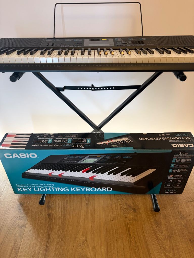 Casio Key lighting Keyboard. LK170