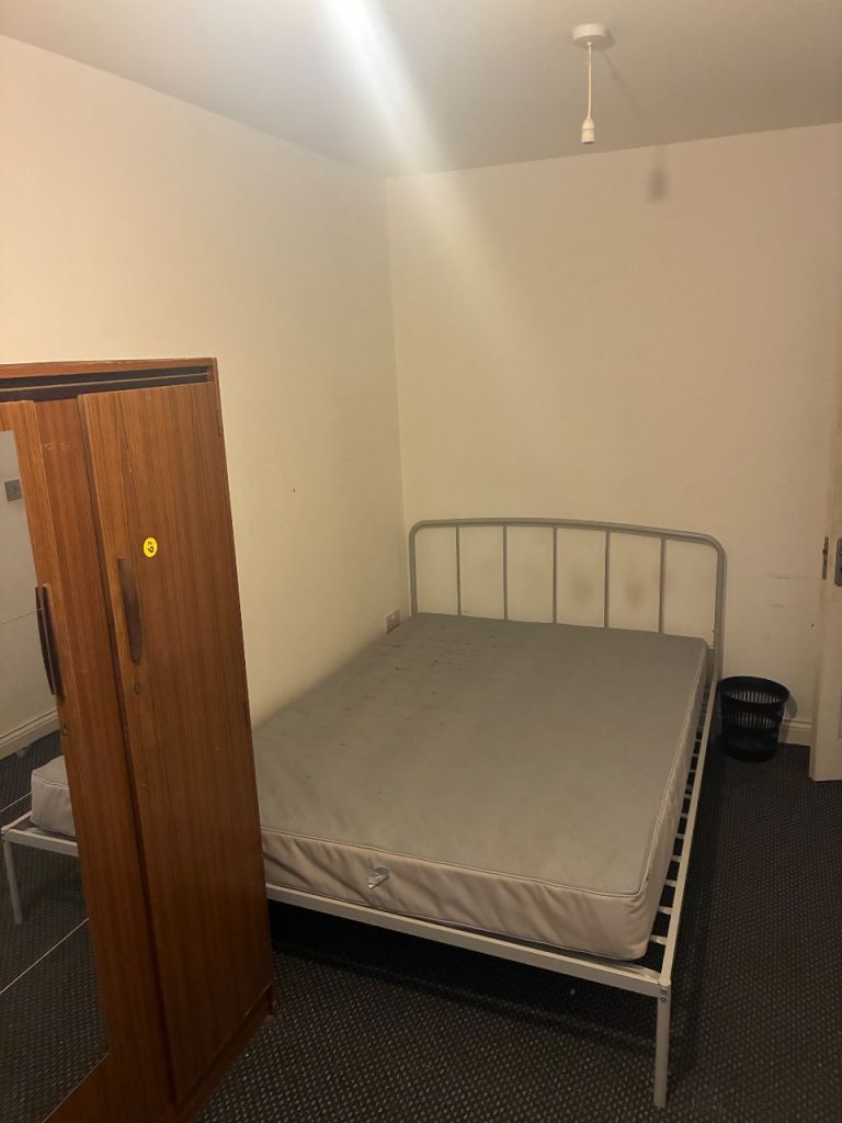 Nice spacious double room near CMK