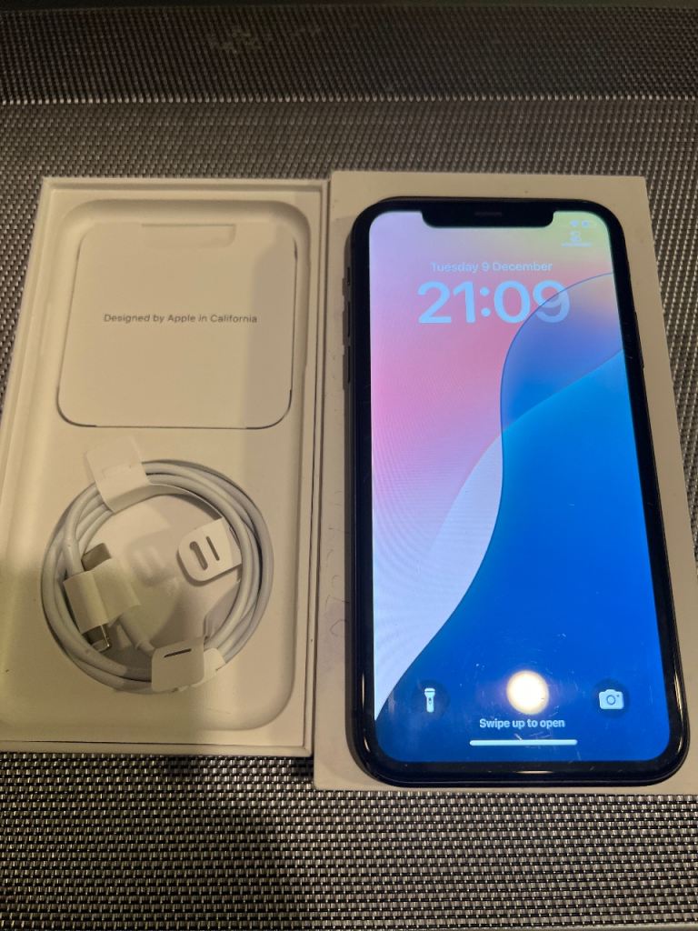 image for iPhone 11 black 64gb unlocked !!!