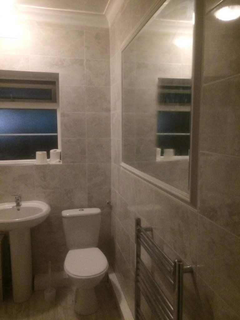 o rent a double large master bedroom in a sharing flat in Mill Hill Broadway    (NW7 3RY)
