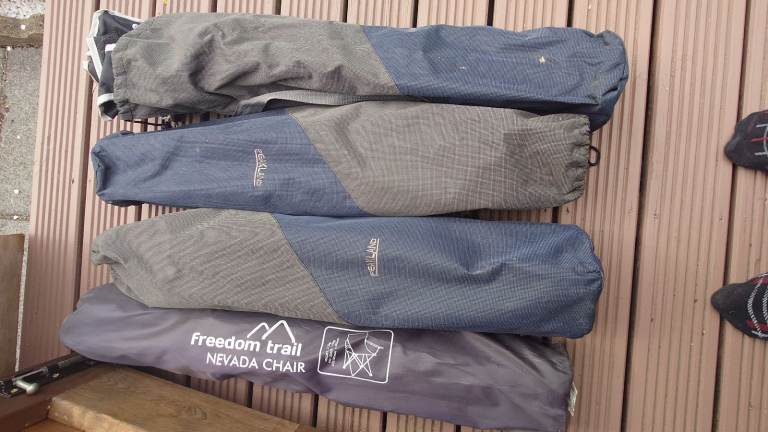 4 camping chairs 
