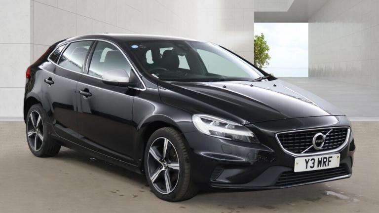 2017 VOLVO V40 2.0 R-Design D2 Black Manual Diesel