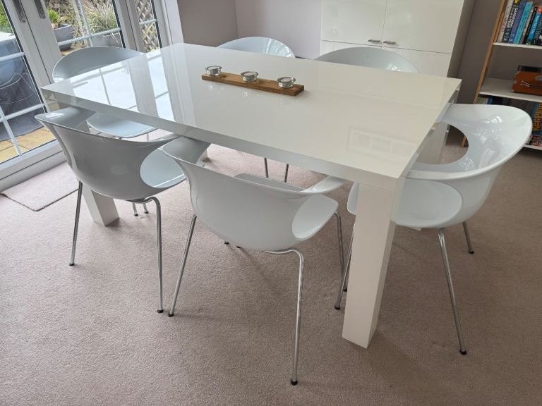 High gloss dining / cafe chairs with arms