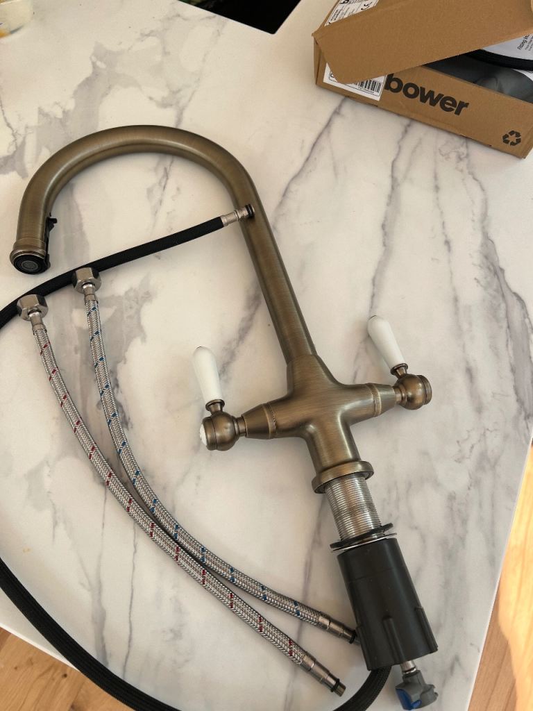 Bower kitchen tap with pull out hose