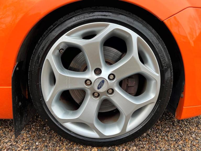 FORD FOCUS 2.5 ST * LOW MILEAGE * FRESH IMPORT *