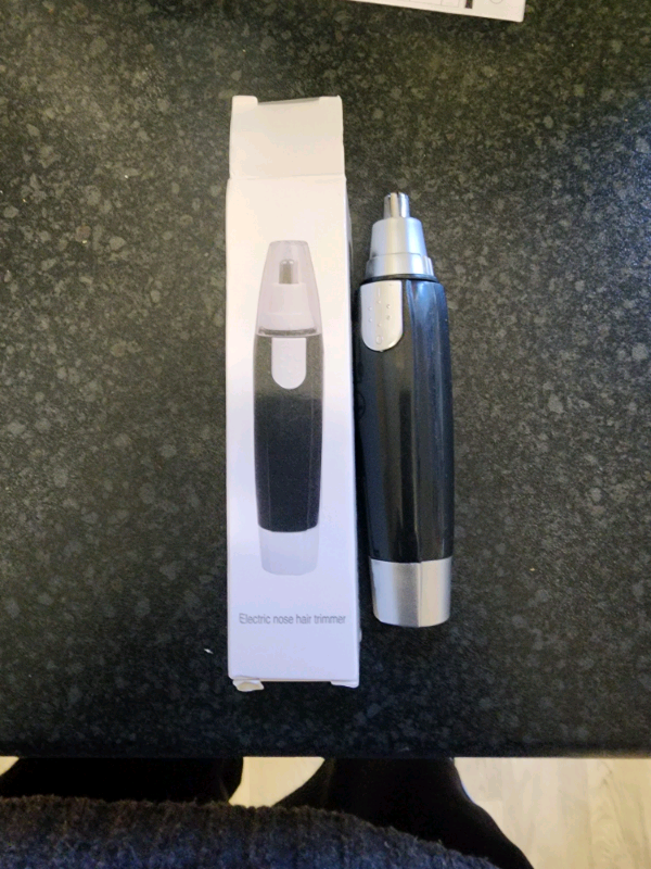 Nose hair Trimmer, battery operated. Brand new 