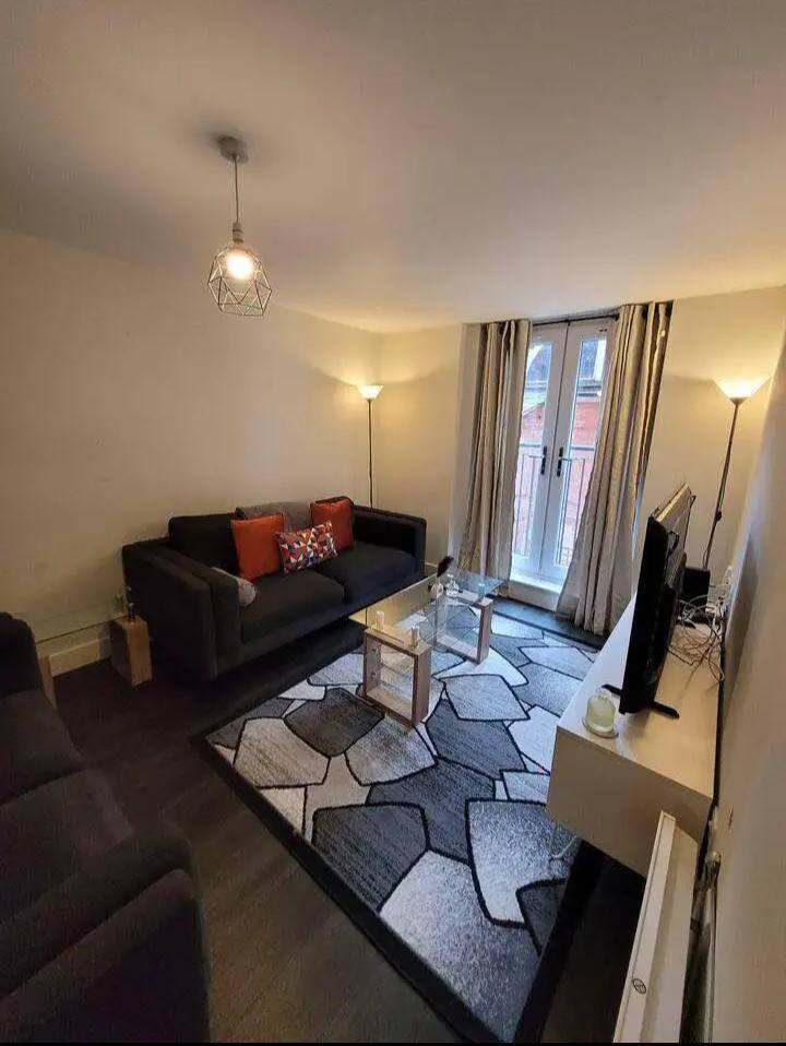 2 bedroom large flat leicester city centre