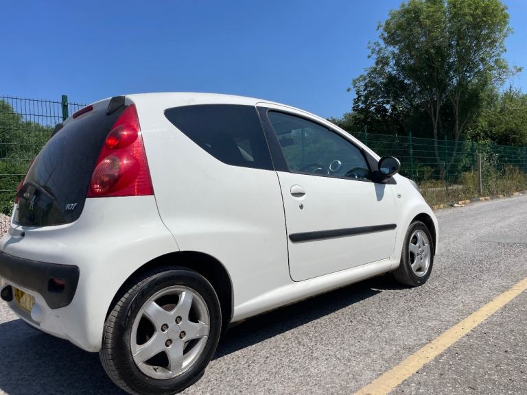 PEUGEOT 107 1.0 SPORTIUM 12 REG GENUINE 82053 MOT JANUARY 7TH 2027 TAX £20 LOW INSURANCE 50+MPG