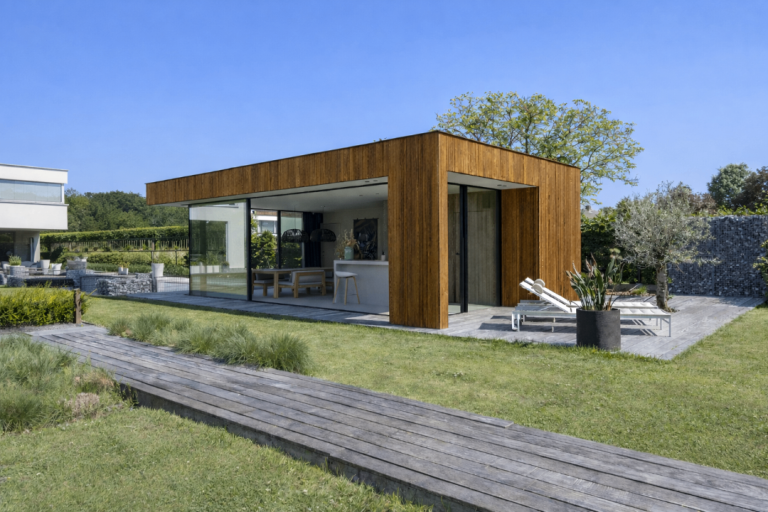 Bespoke Garden Rooms, Garden kitchen, Man cave, Garden office in Glasgow, Edinburgh 