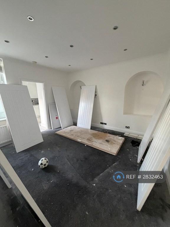 2 bedroom flat in Richmond Road, South Shields, NE34 (2 bed) (#2832463)