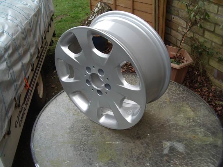 C class Mecedes wheels for W203 or T203 model 17 inch rim.