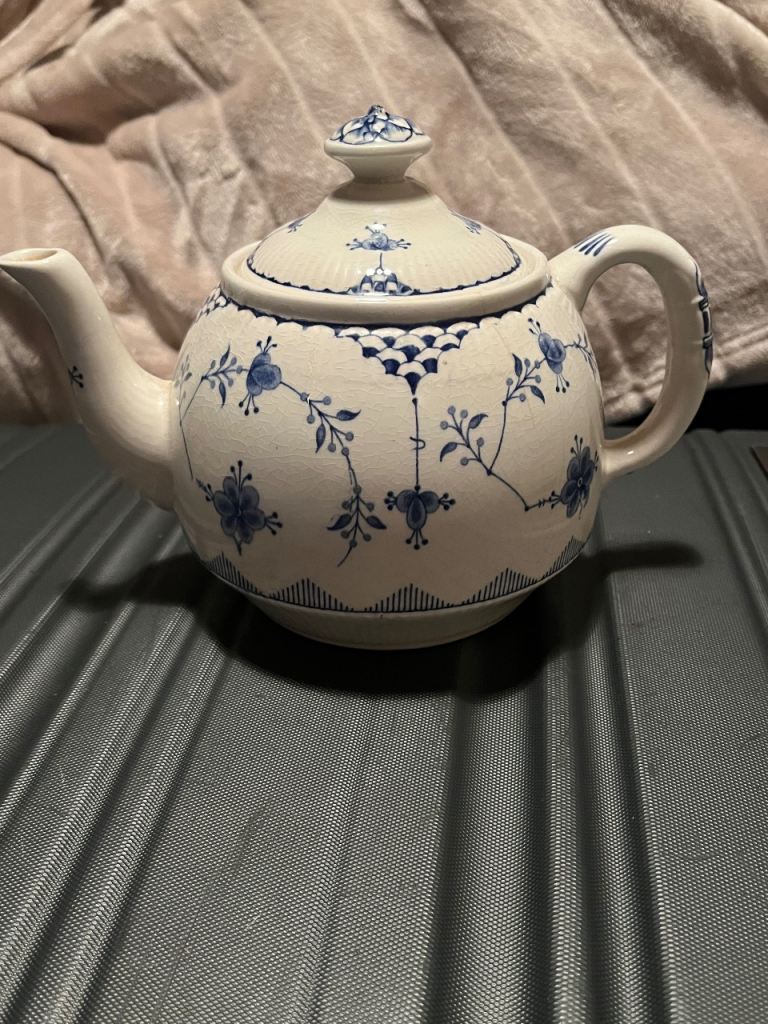image for Vintage tea pot 