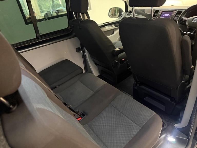  Volkswagen Transporter 2.0 TDI T32 Highline Kombi DSG FWD SWB Euro 6 (s/s) 5dr Diesel Automatic