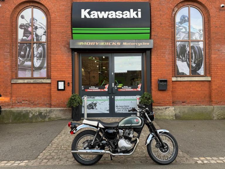Brand new Kawasaki W230 -  classic styled motorbike only 1 available 
