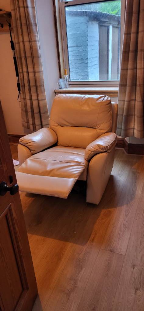 Manual reclining chair