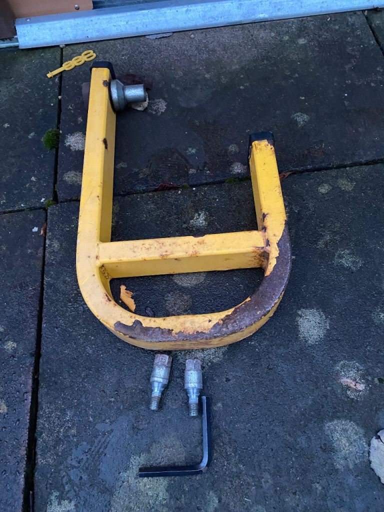 Wheel clamp 