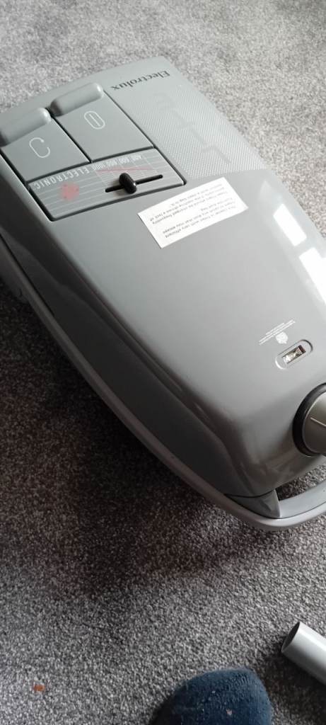 Electrolux Lite Vacuum Cleaner – Good Condition