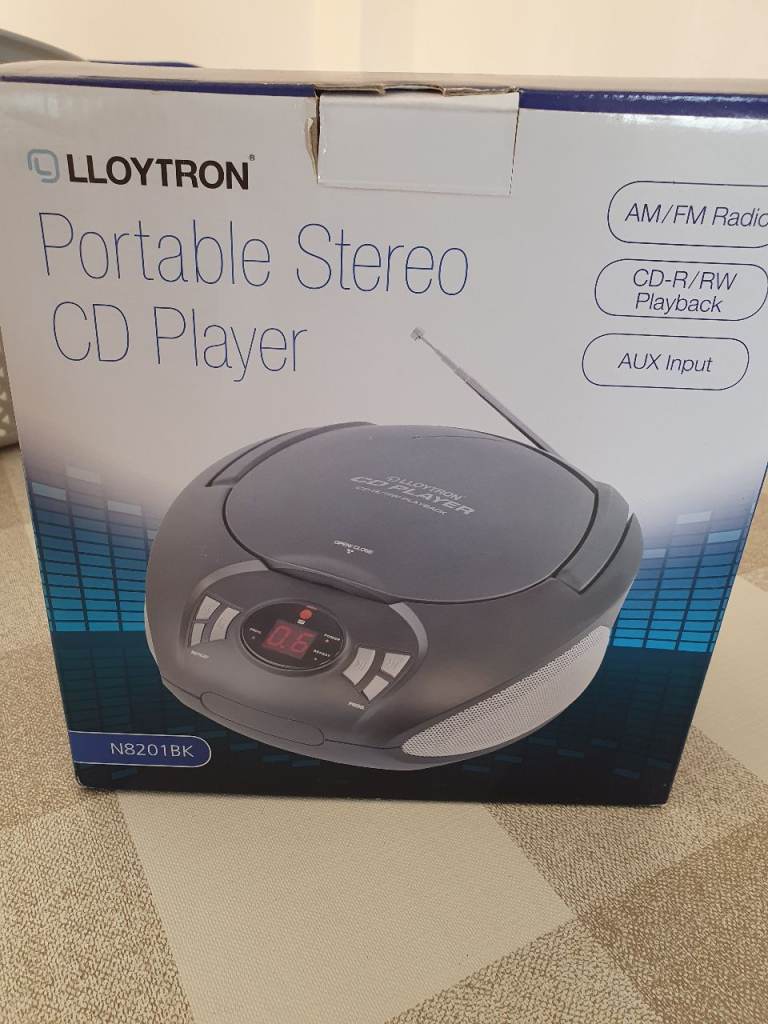 Lloytron Portable Stereo CD Player with AM/FM Radio - New