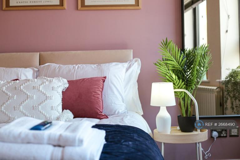 2 bedroom flat in Brighton, Brighton, BN1 (2 bed) (#2668490)