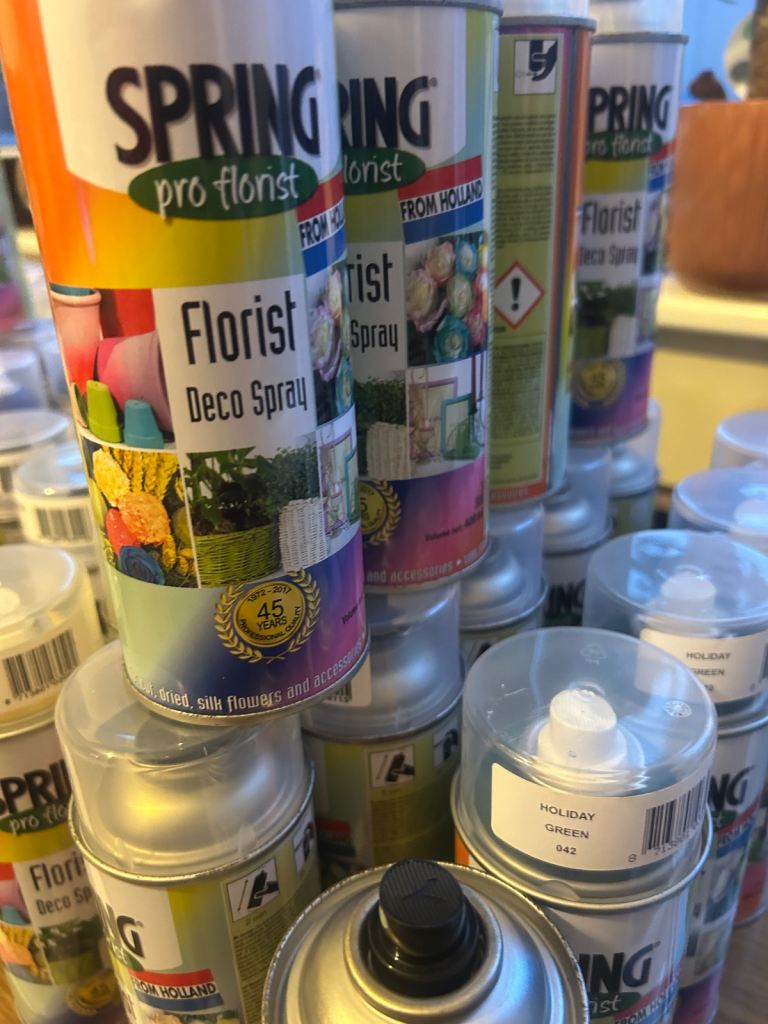 Deco spray paint tins