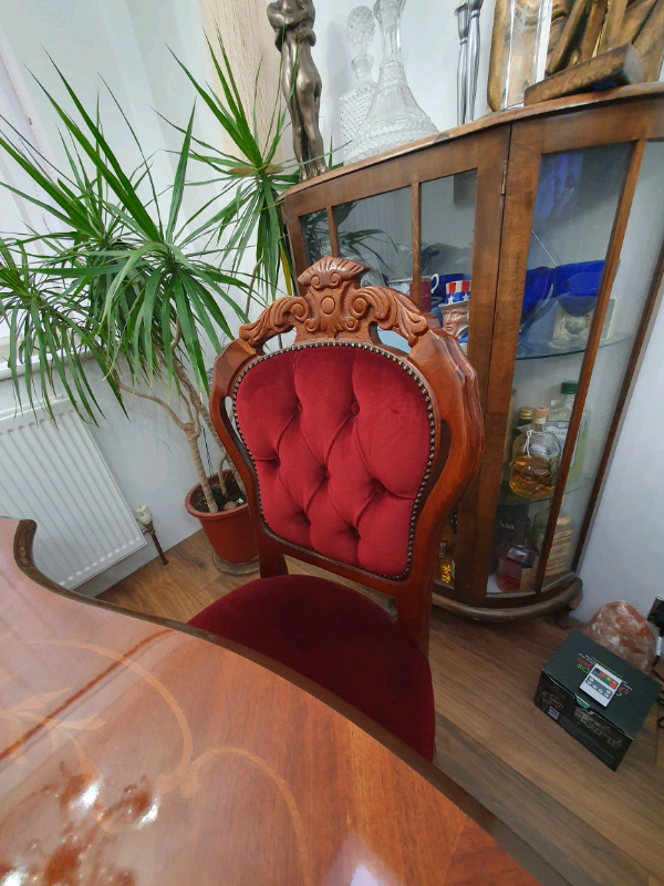 Dining table  NOT THE CHAIRS.