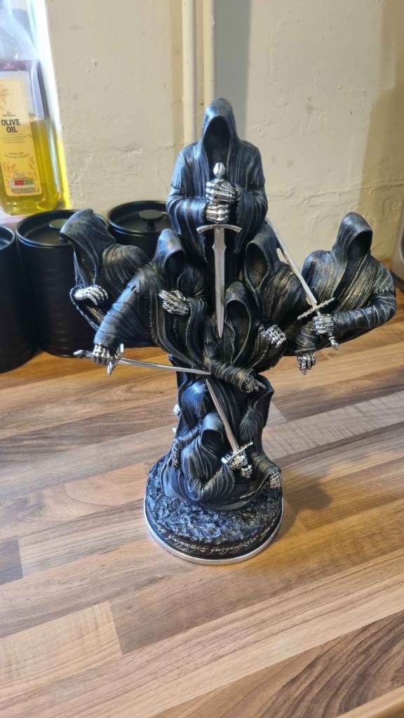 Lord of the Rings - Nazgul/Ringwraiths Statue