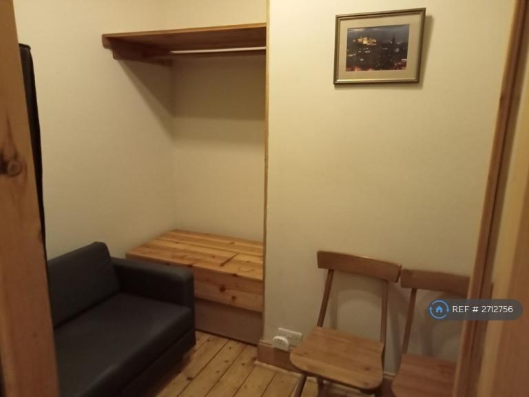 1 bedroom flat in Henderson Street, Edinburgh, EH6 (1 bed) (#2712756)