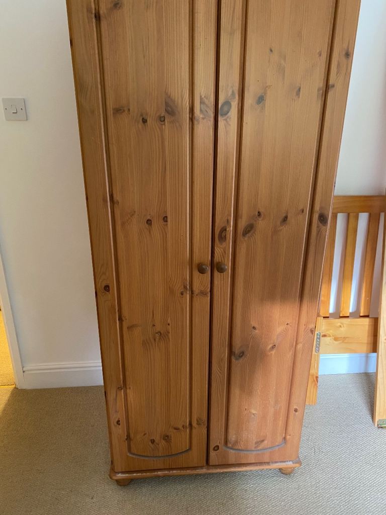Pine Wardrobe with Double Doors – Good Condition