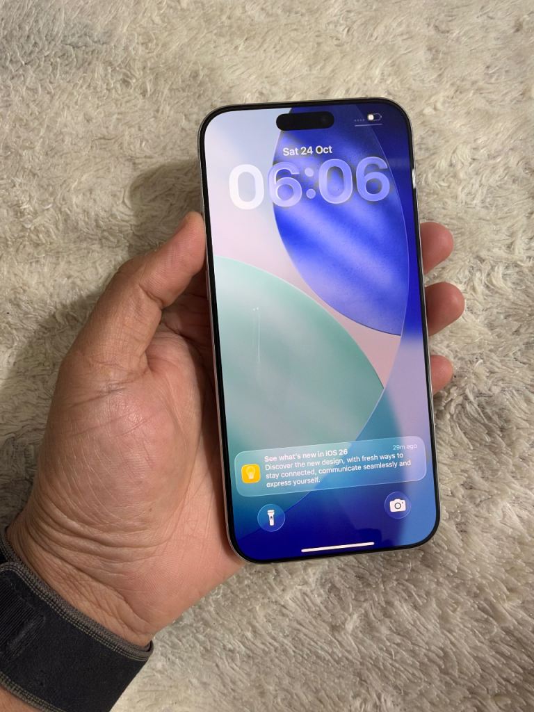 iPhone 16 Pro Max 256gb is in Good Condition 