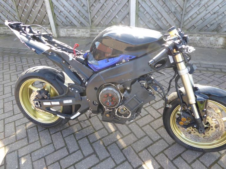 YAMAHA R1 04 REG SPARES REPAIR NONE RUNNER GOT KEYS AND V5