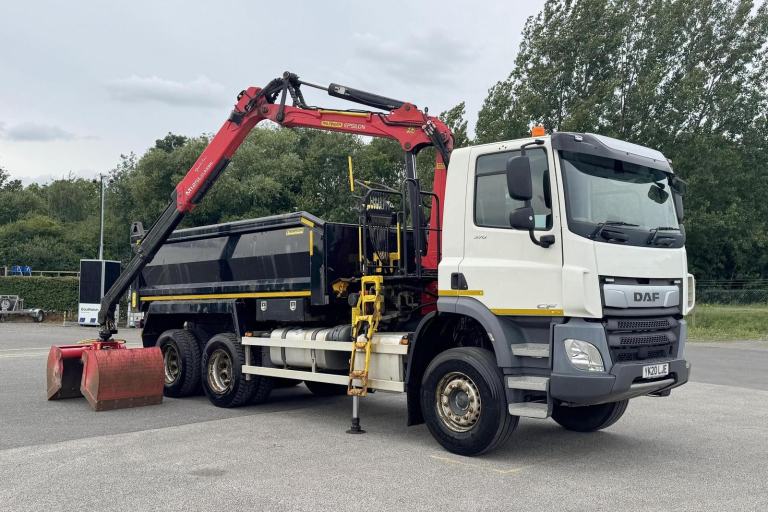 2020 20 plate Euro 6 DAF CF370 6×4 26t Tipper Grab