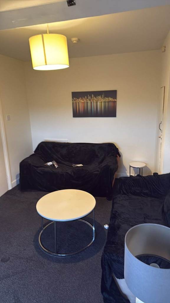 Attic flat to rent * DSS Welcome *