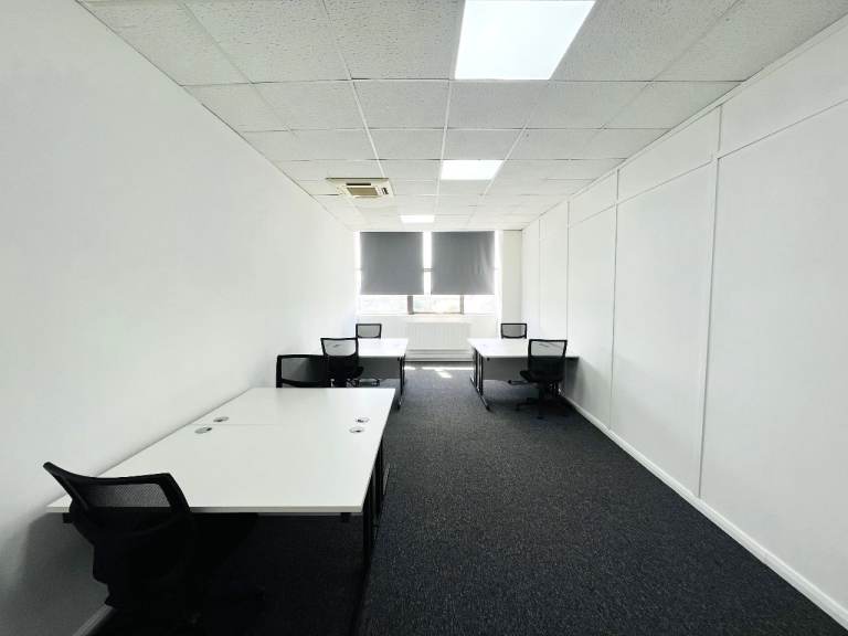 Medium Office / Studio To Rent in Park Royal NW10 