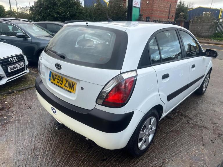 KIA RIO 1.4 5dr 2009